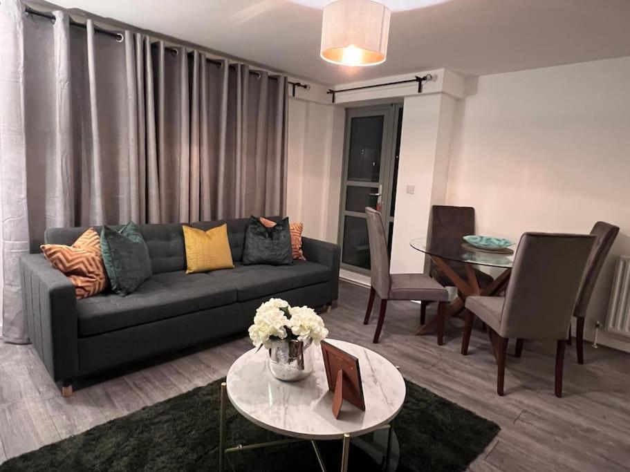 Nino Capital - Victoria Apartment London Luaran gambar